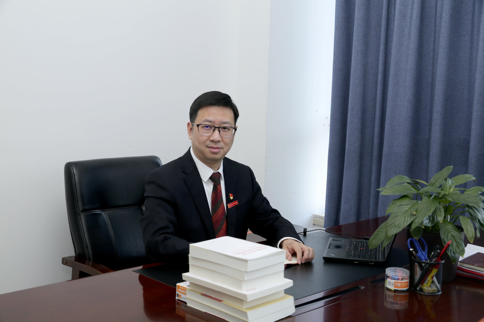 世界杯压球官网常用功能副书记