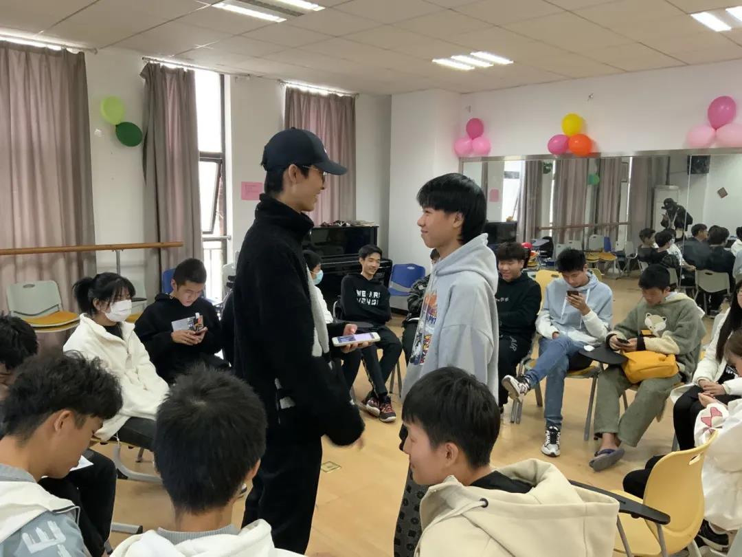 一路有你”团辅活动