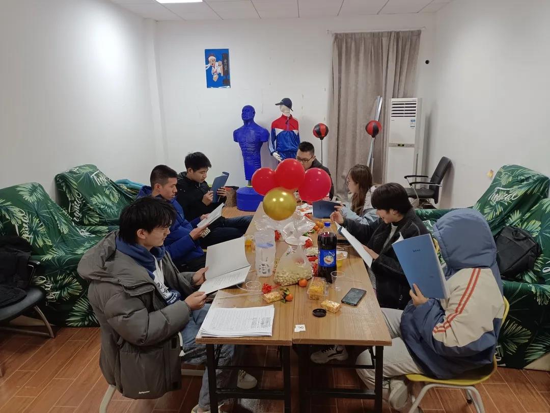 世界杯压球官网最新版下载开展了迎新年