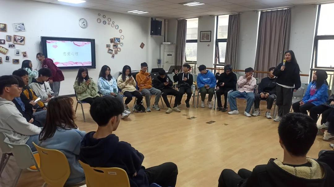 于3月21日下午在1-202(团辅室