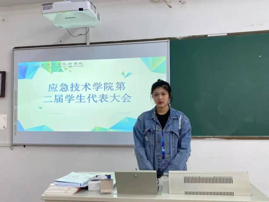 希望当选的代表能认真履行职责