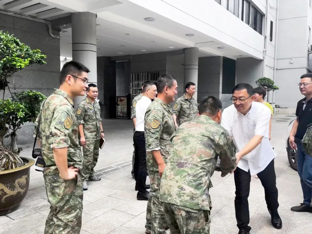 为继承和发扬拥军优属光荣传统