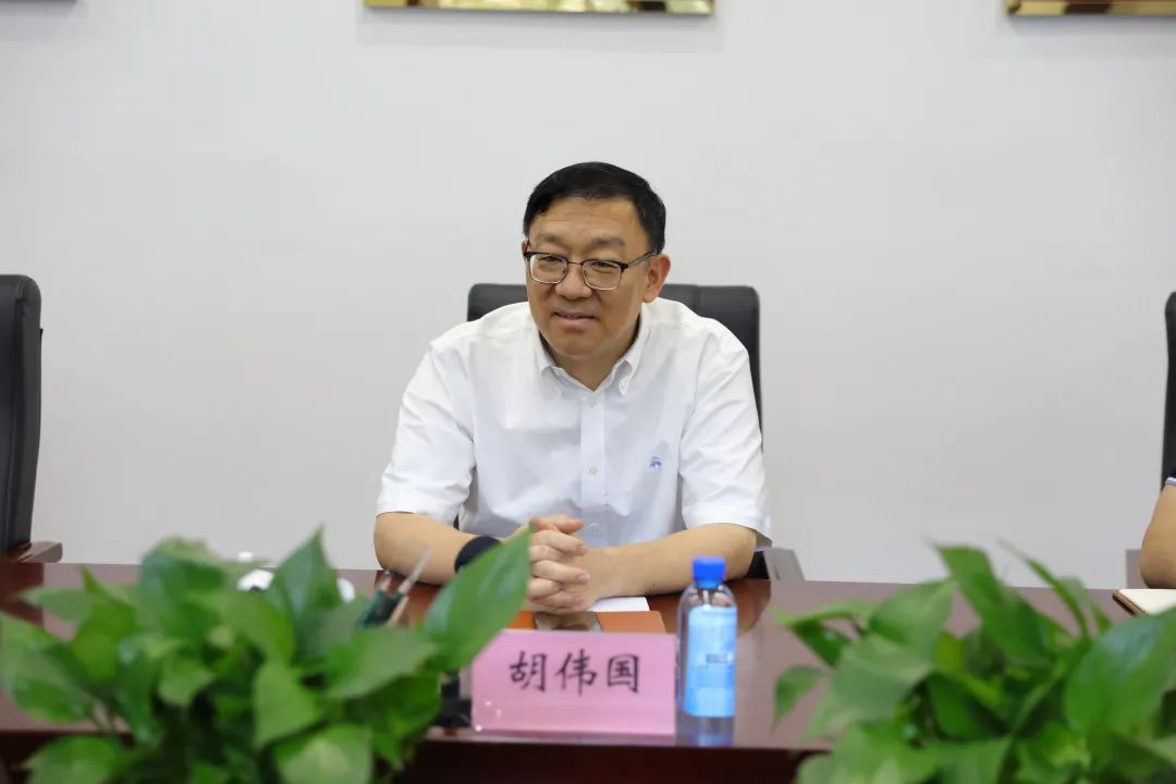 贯彻落实上级精神