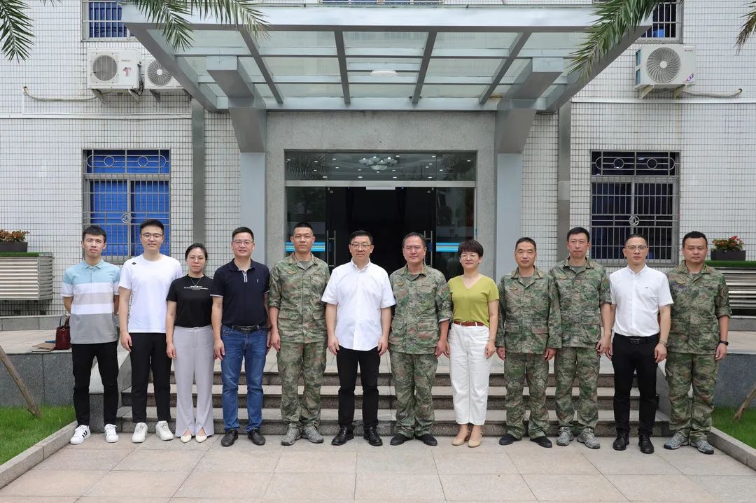 校世界杯压球官网新手怎么玩副书记