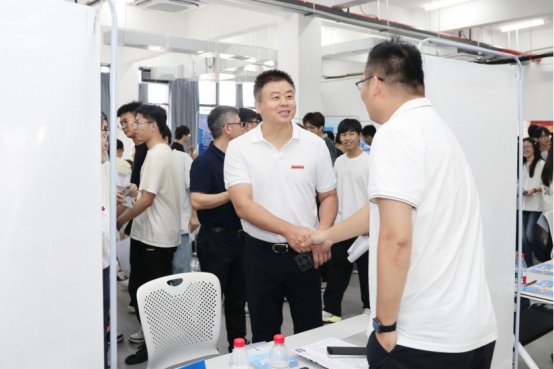 为全院学子打造专业化