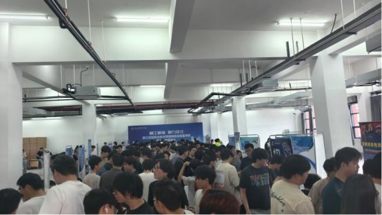 同题参见集结多家行业头部政企单位